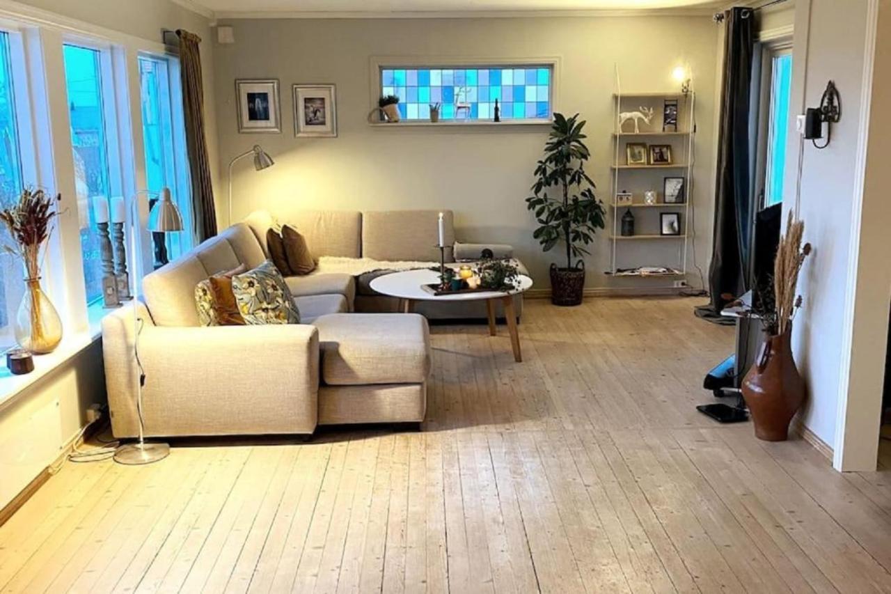 Bynaer Villa V/Ntnu.Garasje Internett, Badstue,Hage Gjøvik Buitenkant foto